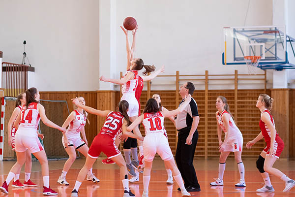 Women basketball players in a game